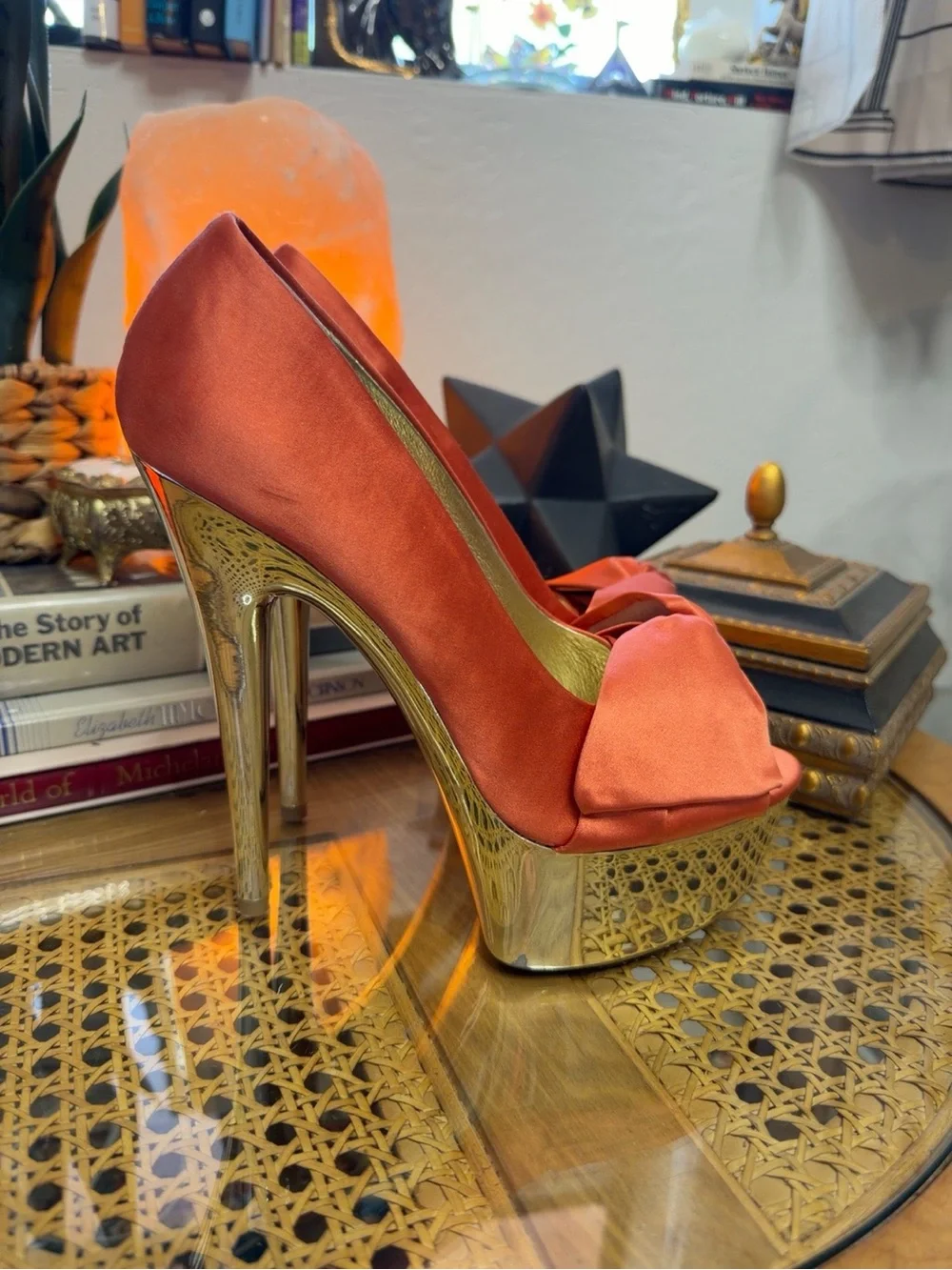 Steve Madden Moskow Coral Satin Bow Gold Platform Heels Size 8.5